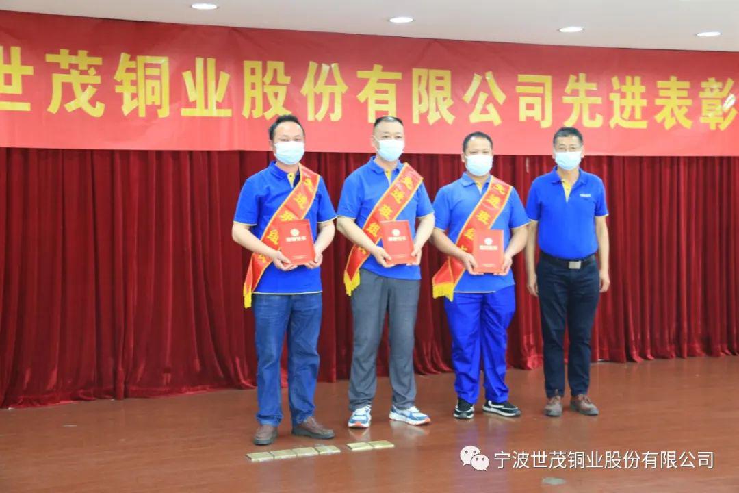 少妇出轨做爰高潮A片